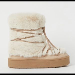 ***BRAND NEW**** boots from H&M size 10 in women